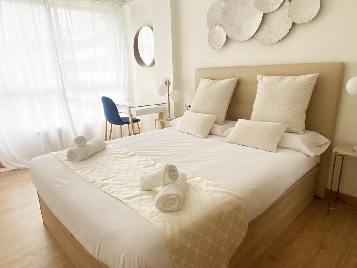 Paradise Luxurious Flat, Free Parking, 3 Double Rooms, Terrace, Jacuzzi, Fully Renovated San Sebastian Exterior photo